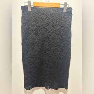 FOREVER 21 size L black pencil skirt, floral lace overlay and silky liner